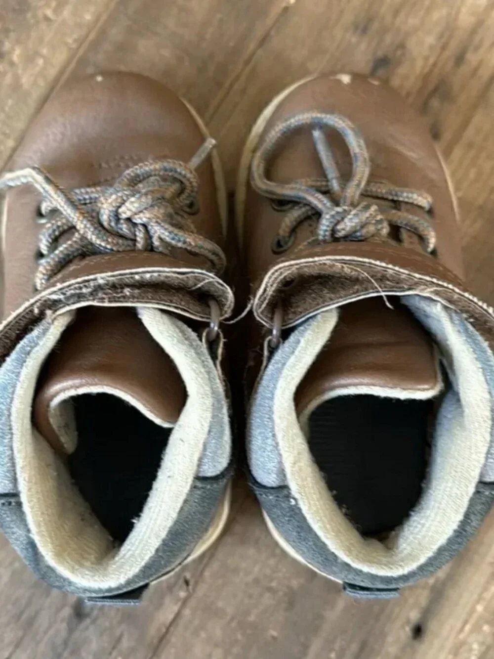 Carter’s Toddler Boots Size 6C Brown Winter Shoes Neutral Casual Lace Up Cold